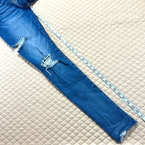 American Eagle High Rise Super Stretch Jeans Size 4L Unfinished Hem Distressed - Picture 8 of 9